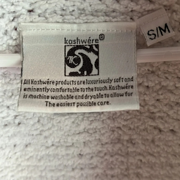 Kashwere Adult Robes - Signature Shawl Collar White Size S/M - Picture 3 of 4